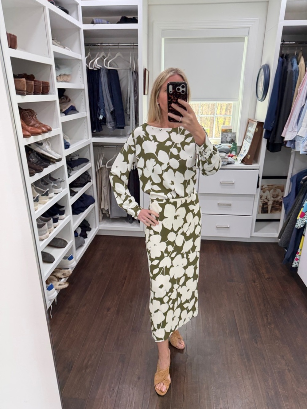 Ann Taylor Set Olive & White Floral Top S and skirt 4